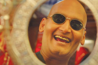 how to write film review of jhola