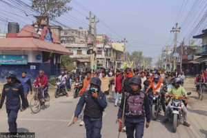 Two groups exchange blows at Birgunj metropolis office