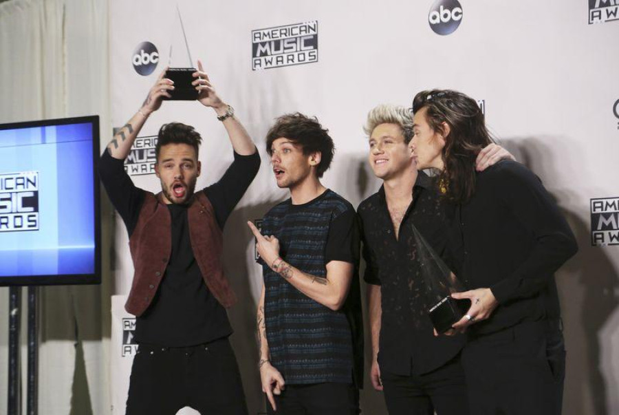 One Direction Wins Big At American Music Awards Paris Takes Spotlight 1721