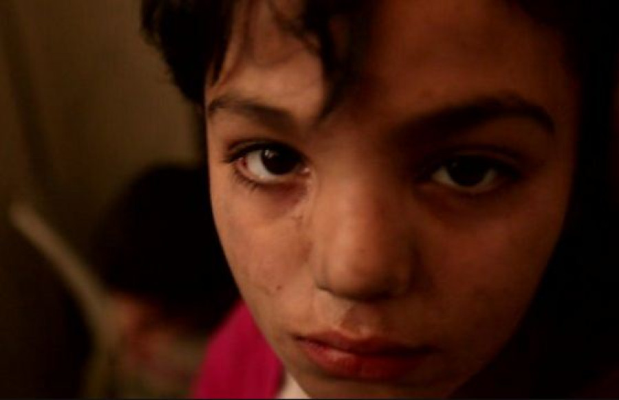 Aleppo Syria battle: Evacuation continues as truce holds