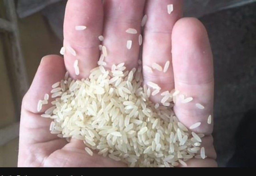 Nigerian officials row over 'plastic rice'