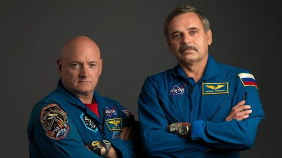 Astronaut twin Scott Kelly to return after year in space