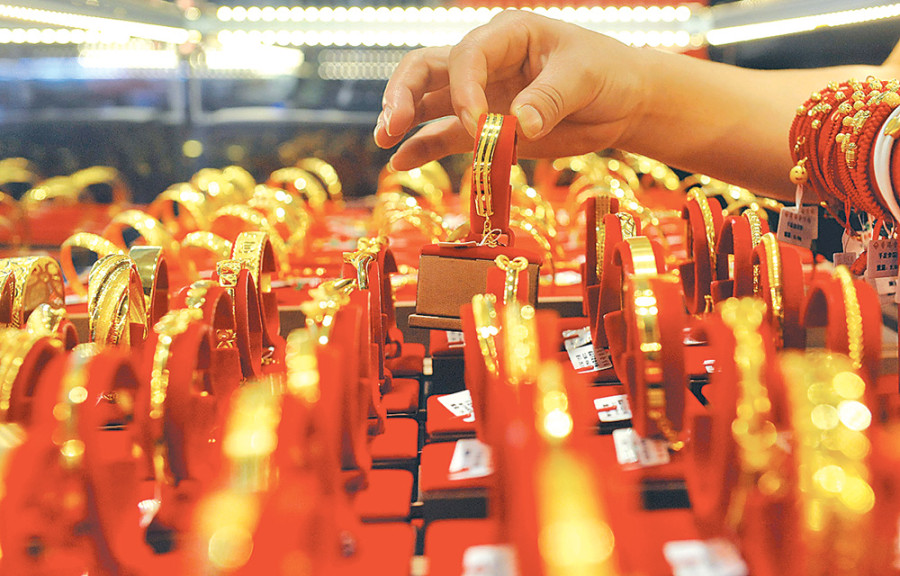 Gold imports jump 55pc in first 11 months of FY