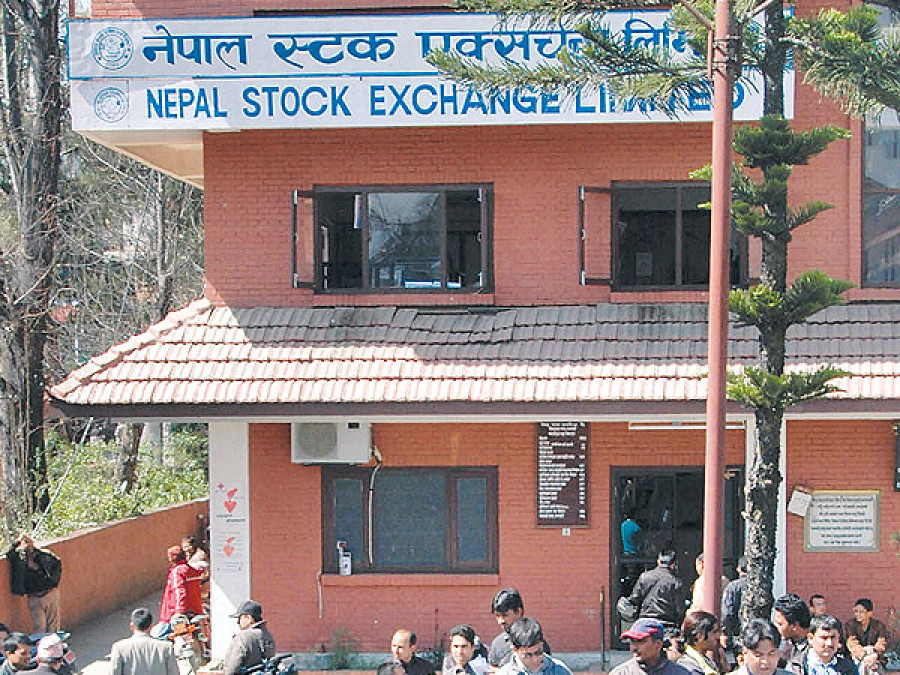 NEPSE suffers steep drop of 40.32 points