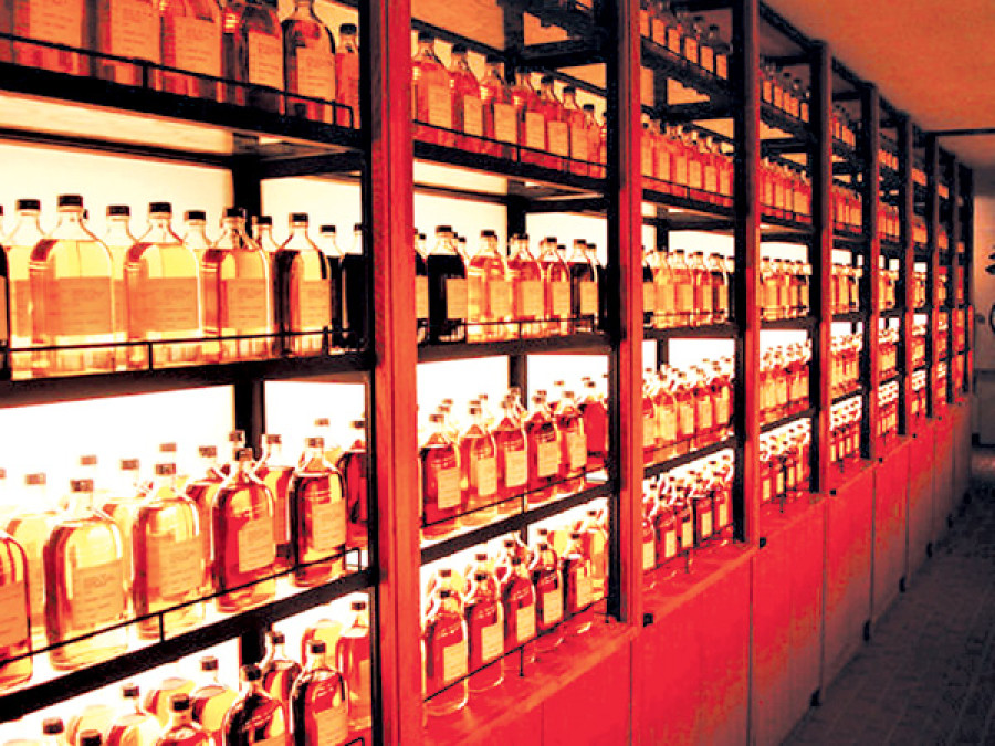 Bihar ban leads to booze biz boom in border towns