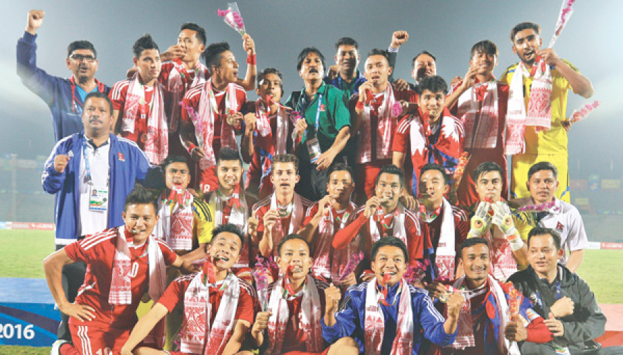 Nepal end 23-yr drought, win gold (with video and photos)