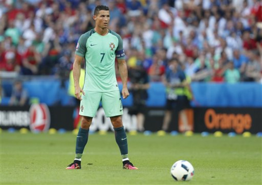 Sneaked into last 16, Portugal must start winning matches 