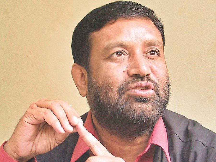 Nidhi takes up border killing issue with India 