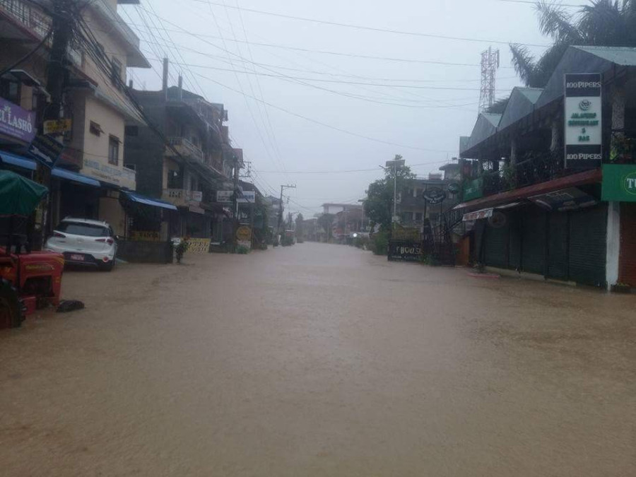 700 tourists stranded in Sauraha