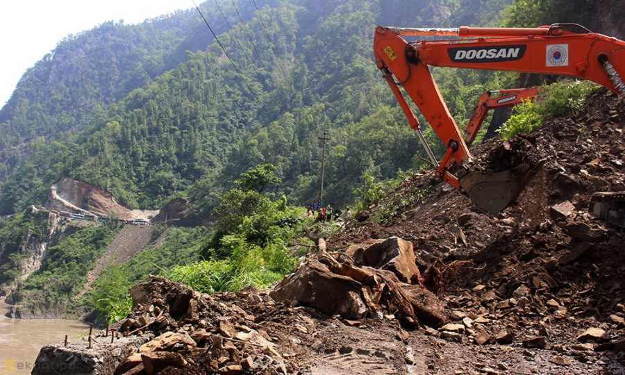 Munglin-Narayanghat road section obstructed after landslide