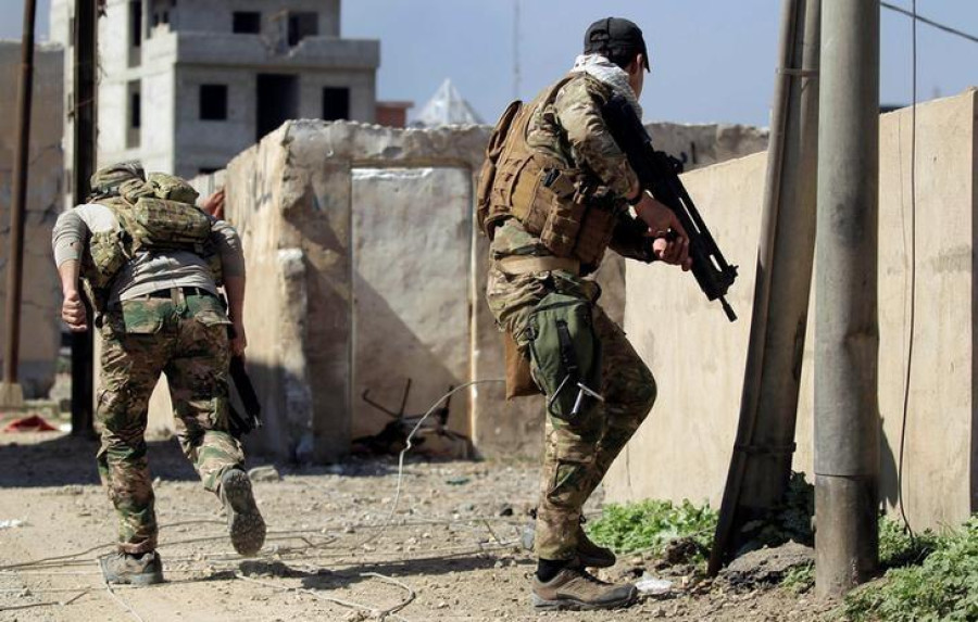 Islamic State mortars, snipers take toll on Iraqi forces in Mosul