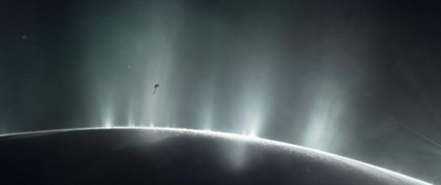 Hydrogen in Saturn moon's ice plumes may support microbial life