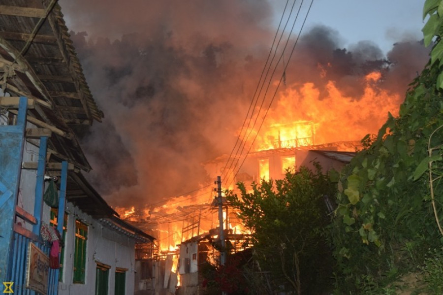 3 of single family killed in Banke fire 