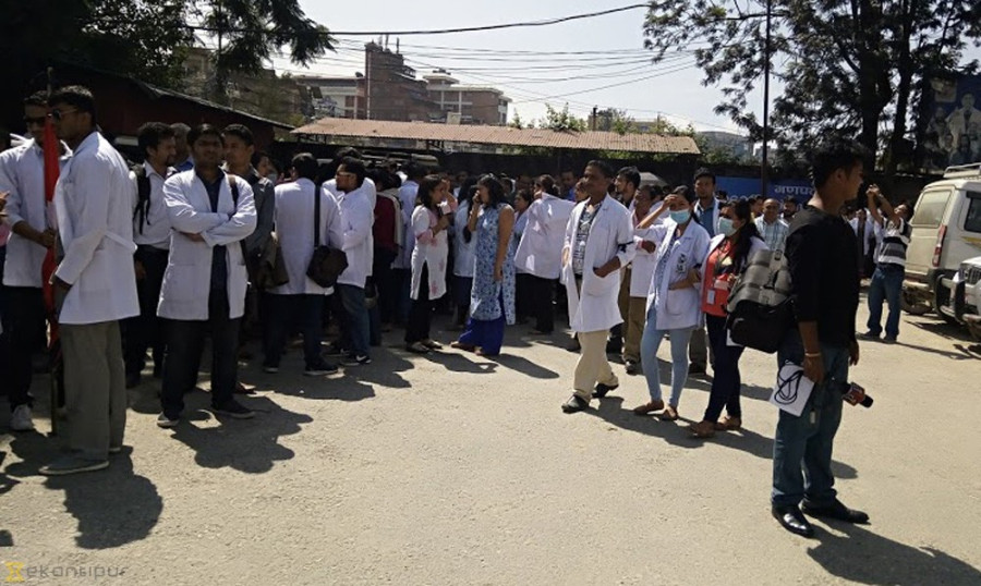 Govt, NMA talks inconclusive; docs to continue protest