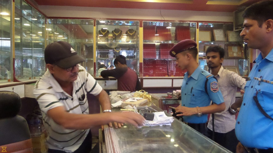 Morang Jeweller flees with gold ornaments kept as collateral 