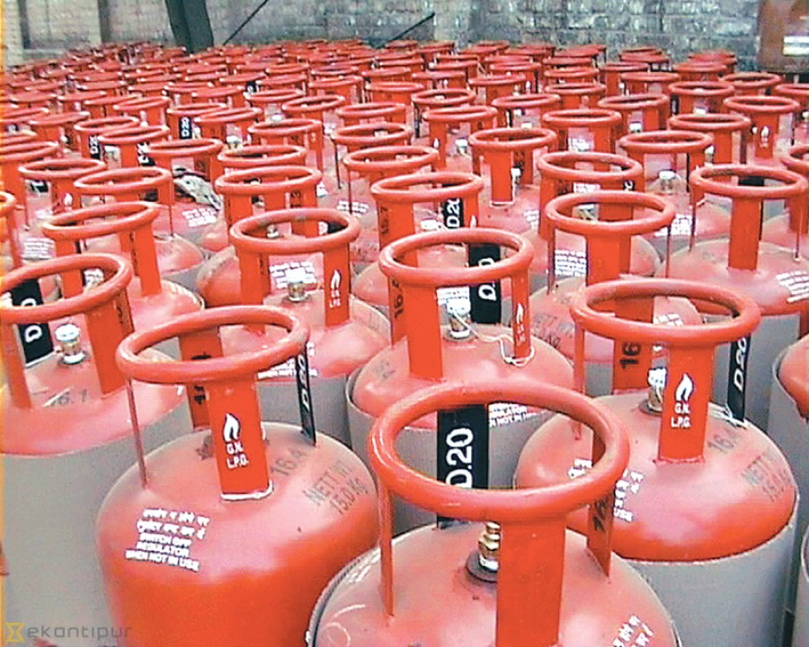 Cooking gas dearer by Rs 25 per cylinder