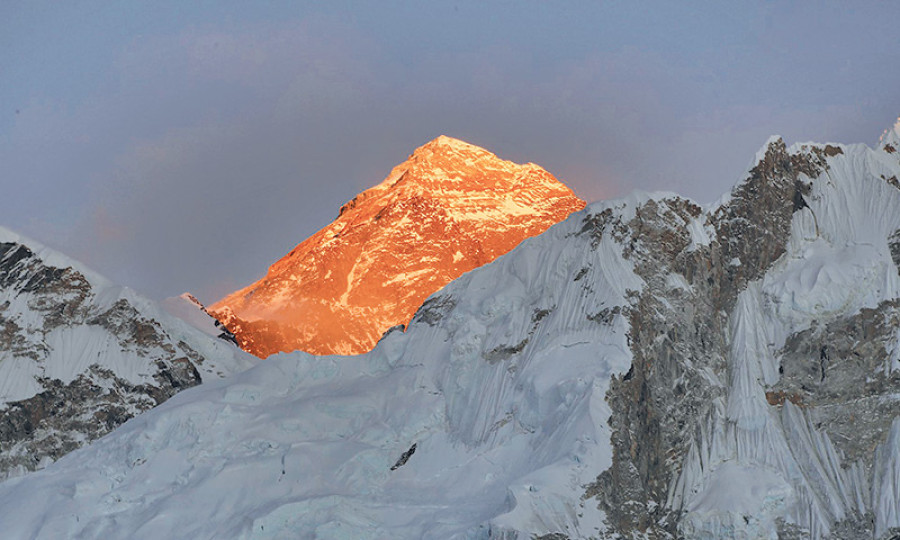 Mt Everest claims 4th victim this year