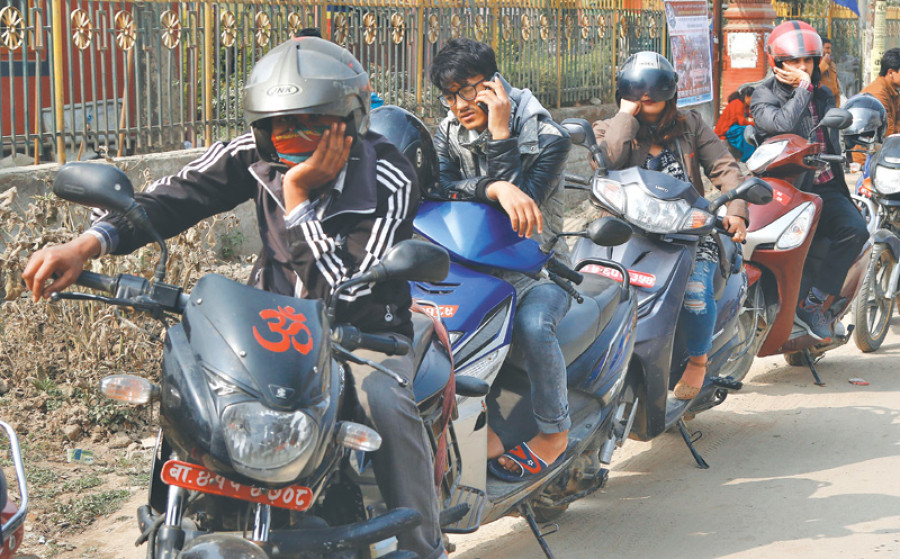 House panel tells govt to resolve oil shortage