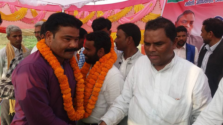 Influential leaders among 1500 cadres of mainstream parties join Samajwadi Forum