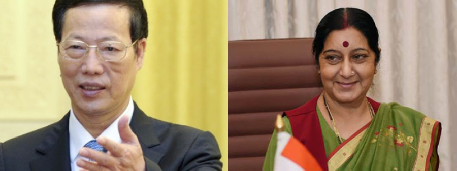 Top Indian and Chinese officials arriving 