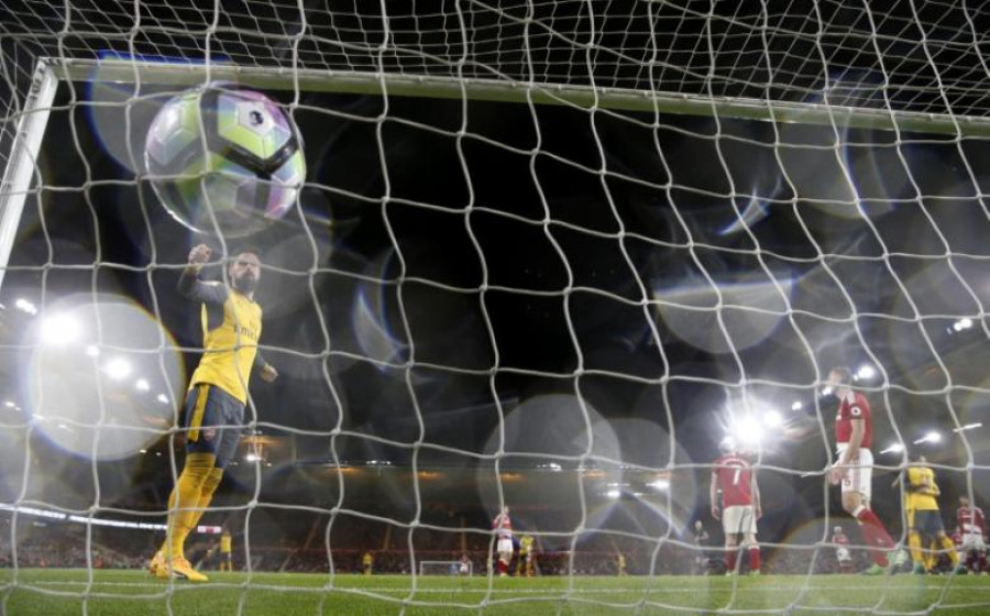 Arsenal keep Champions League hopes alive with Boro win