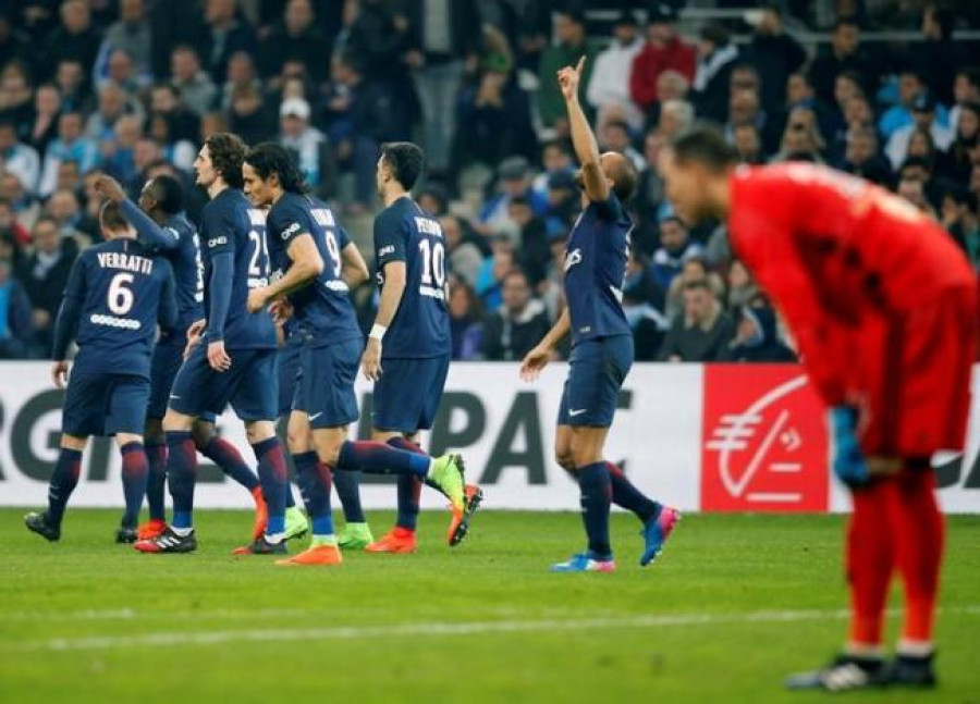 Lethal PSG stay in title race with 5-1 rout of Marseille