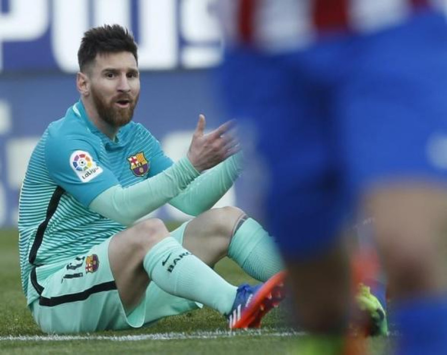 Messi strikes late again to sink Atletico