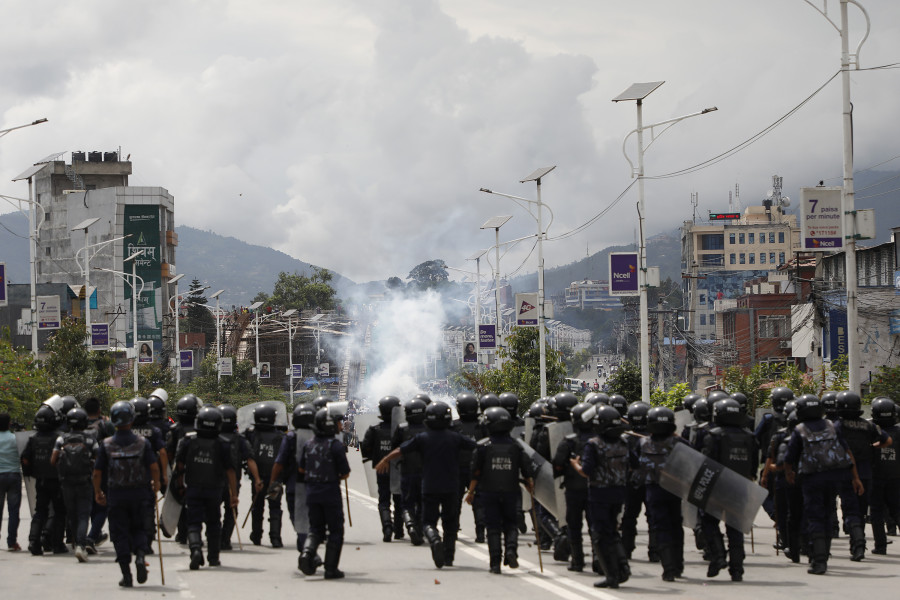 Police fire tear gas shells at Tarun Dal’s rally in New Baneshwor (With photos)