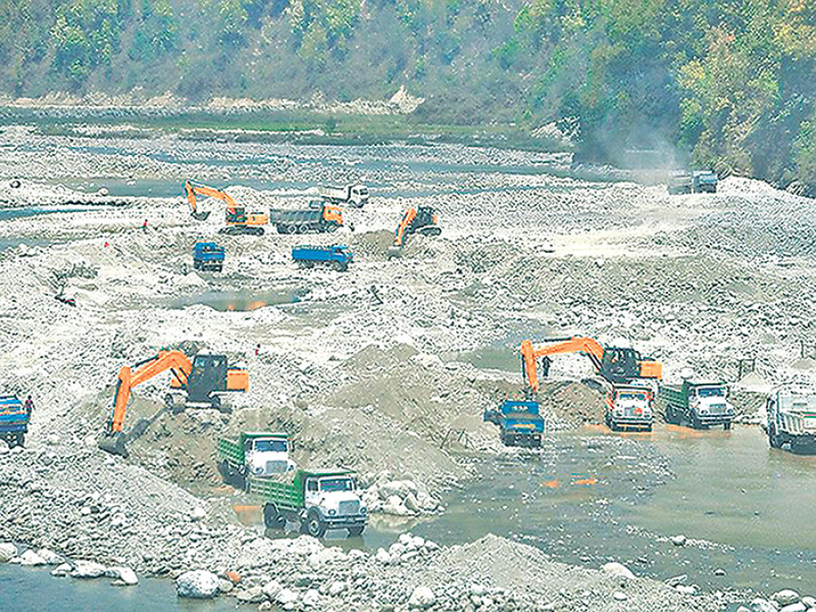 riverbed-goes-down-due-to-constant-sand-mining