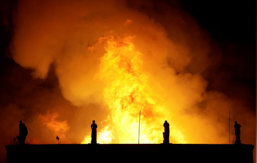 Massive fire tears through Rio's 200-year old National Museum