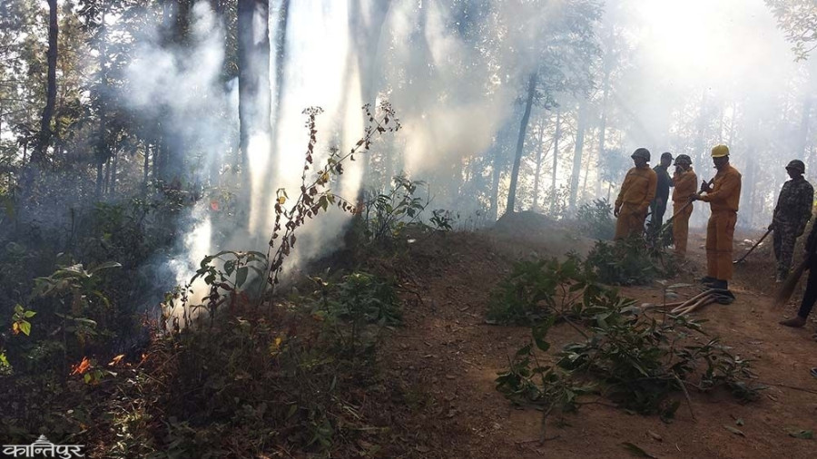 Massive fire breaks out at community forest in Ramechhap; hospital at risk
