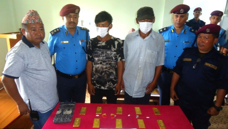 Police make public 2 arrested with 10 kg gold