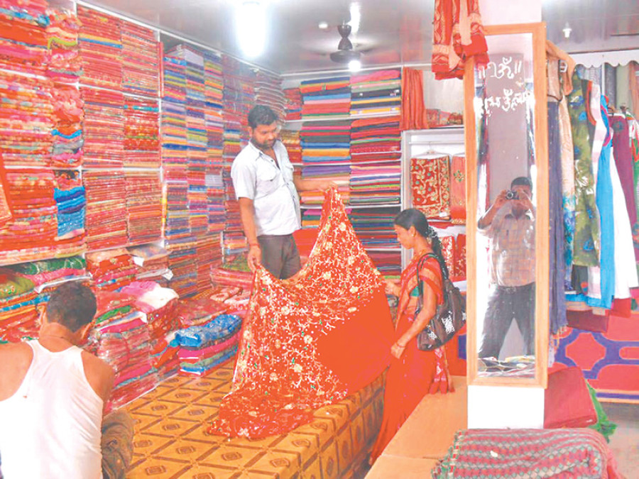 Shoppers throng Indian markets ahead of Dashain