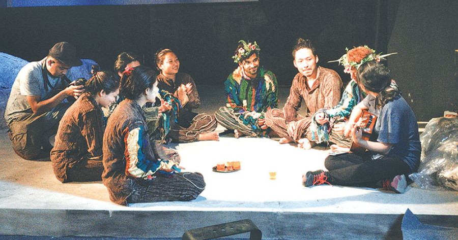 Kausi, a new terrace-theatre in town