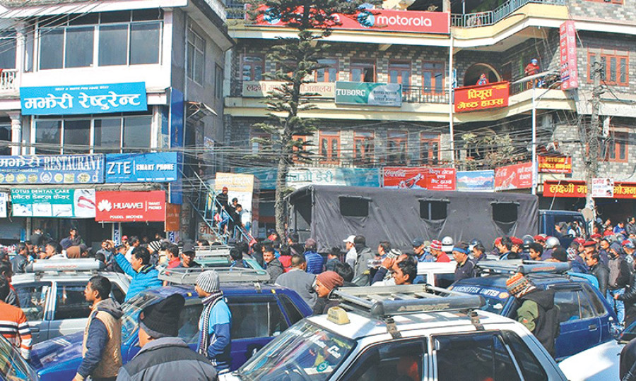 Meterless taxi drivers protest in Pokhara