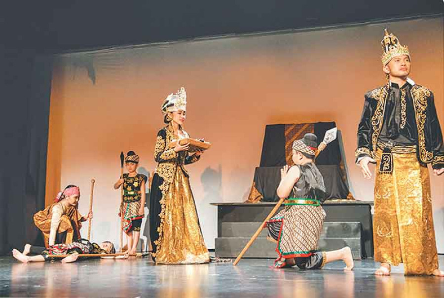 The global theatre village