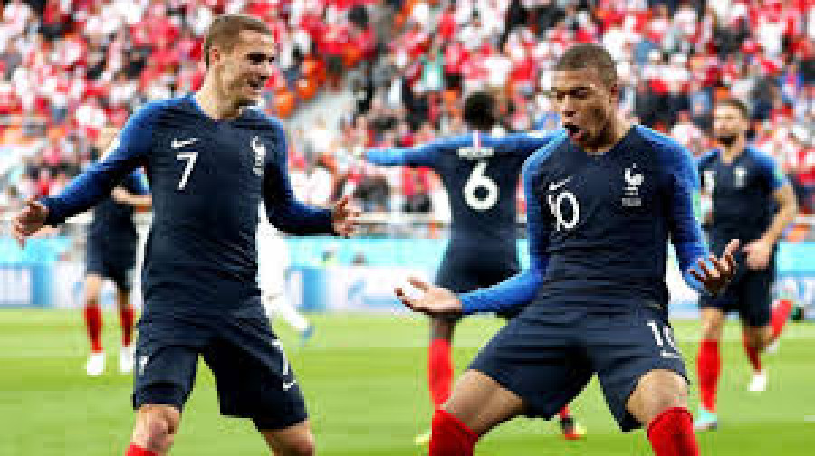 Unconvincing France beat Peru 1-0 to book last-16 place