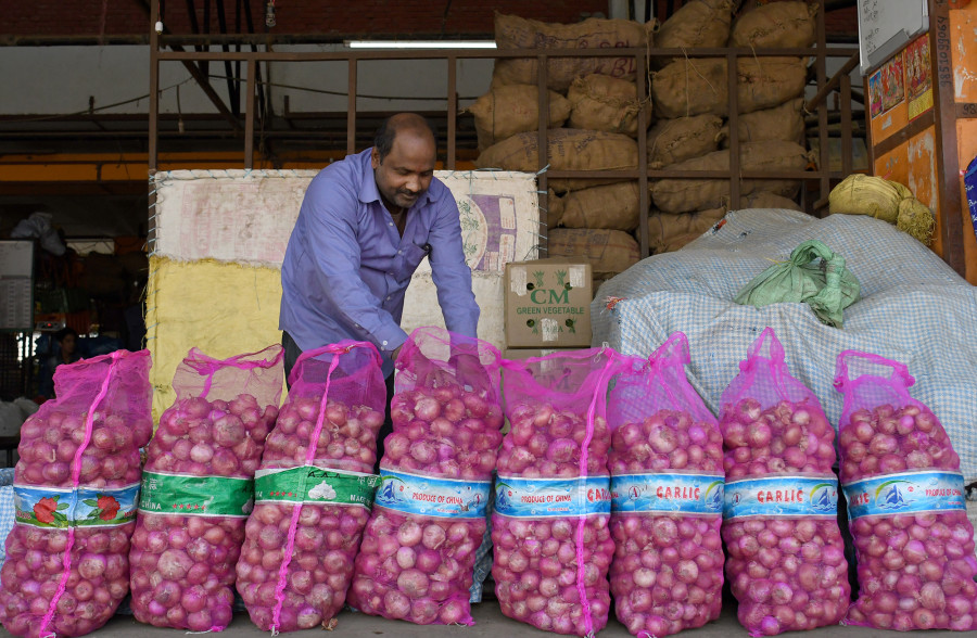 Onion jumps to Rs250 per kg, costing the same as chicken