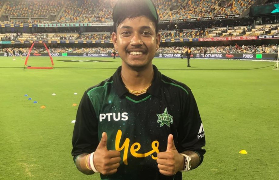 Lamichhane, Maxwell steer Stars to semis