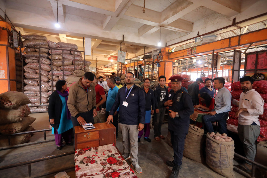 Government launches coordinated inspections to curb black marketeering of essential goods