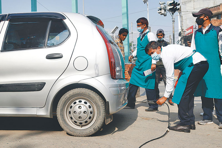 Experts call for controlling vehicular emissions for improving air quality in Kathmandu Valley