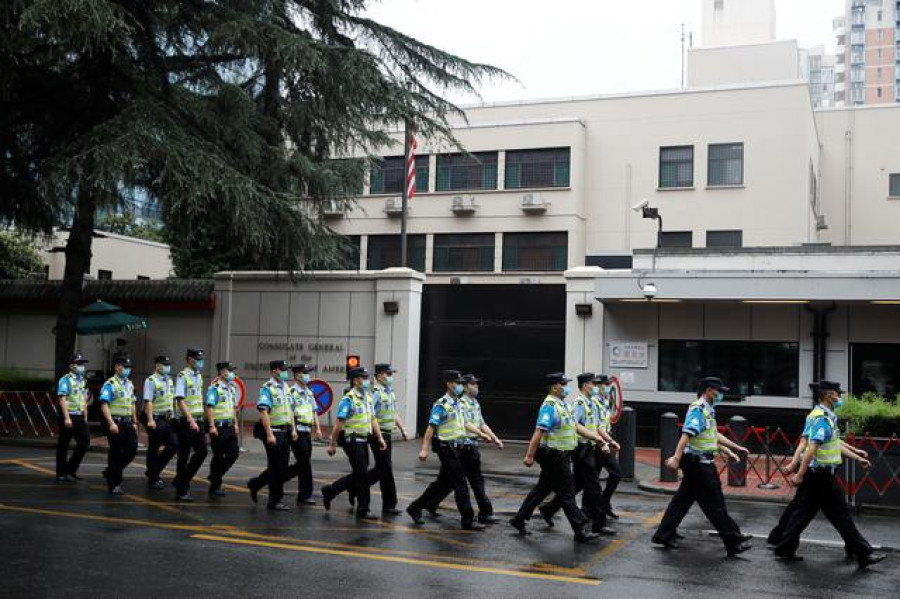 Tight security outside U.S. Chengdu consulate after China orders closure