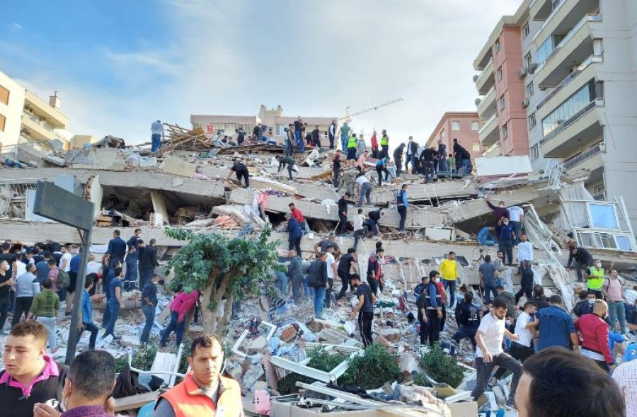 Strong earthquake kills 14 people in Turkey and Greek islands