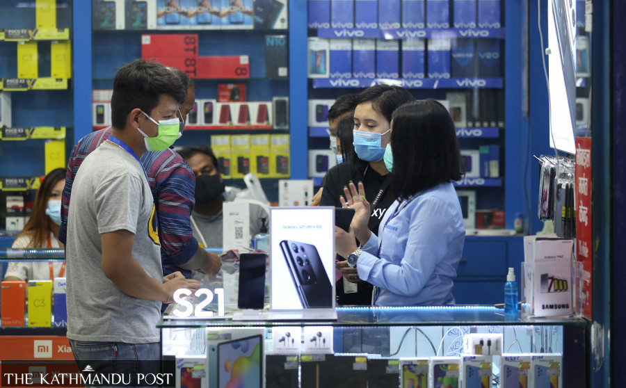 Mobile device management system goes online to check grey market