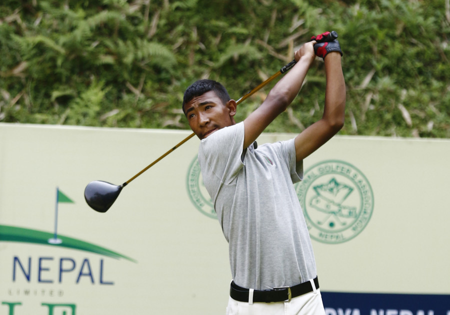 Amateur Tamang takes lead in opening day