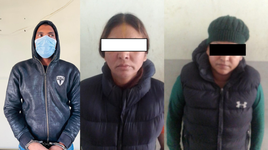 Three arrested on blackmailing charges