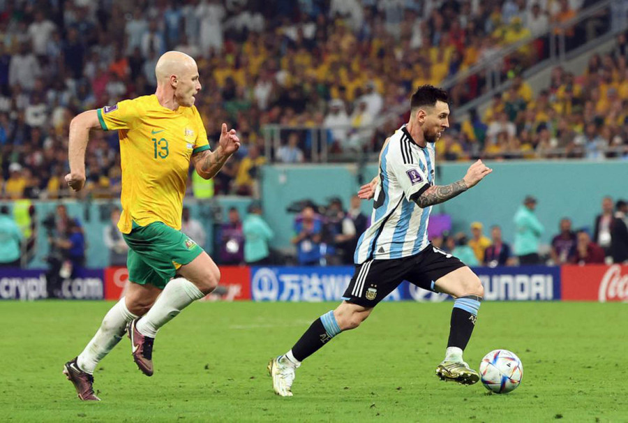 Magic Messi fires Argentina into World Cup quarters
