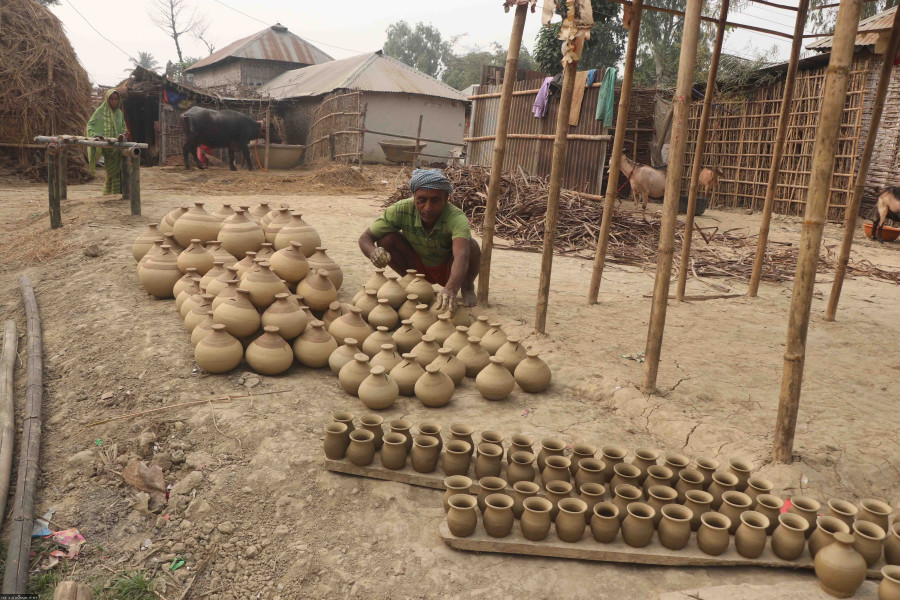Clay pots made by Kumal community face extinction