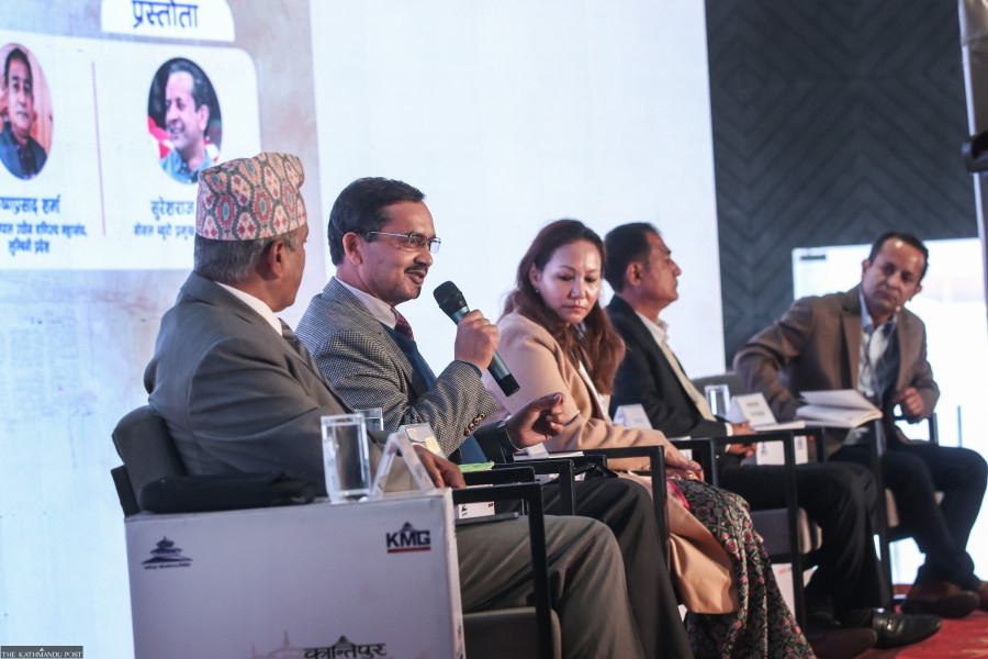 Speakers discuss ways to overcome economic obstacles