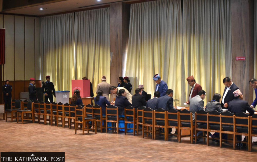 831 votes cast in presidential election